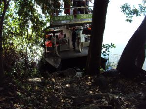 hiking-murchison-falls